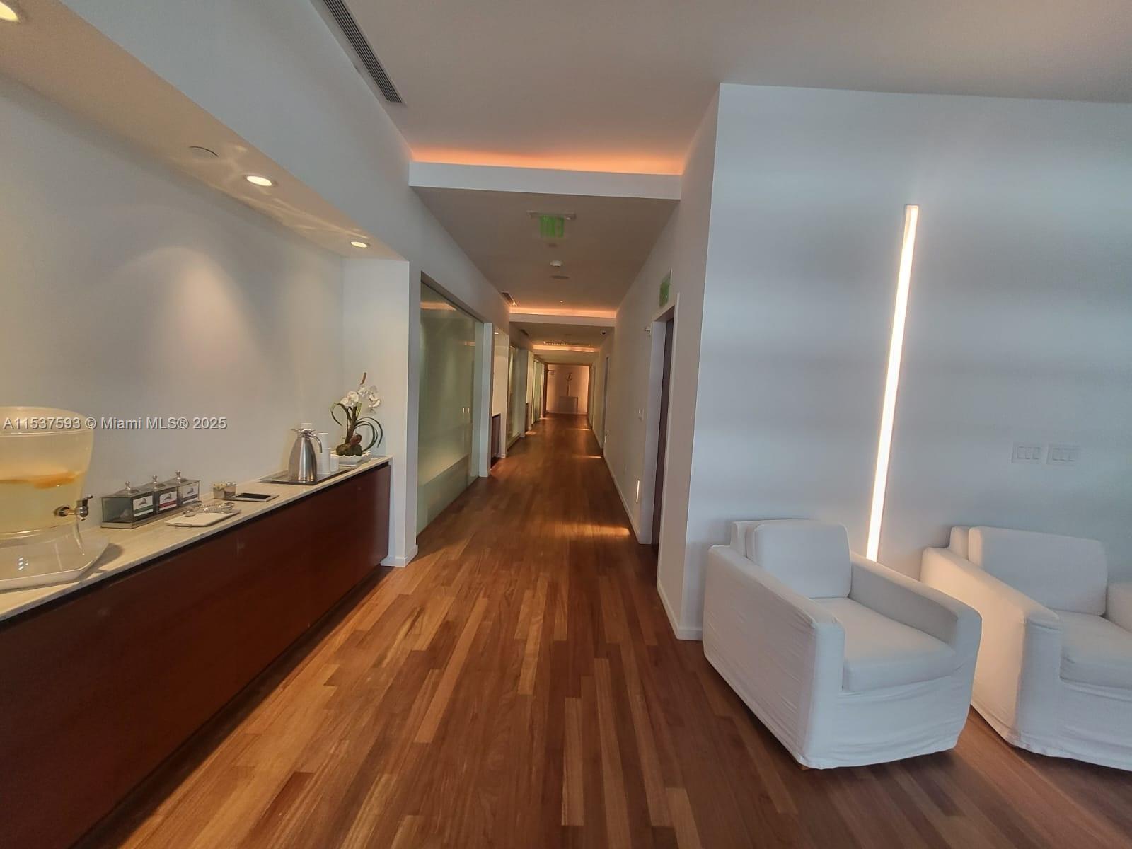 1040 Biscayne Blvd #1805, Miami FL 33132