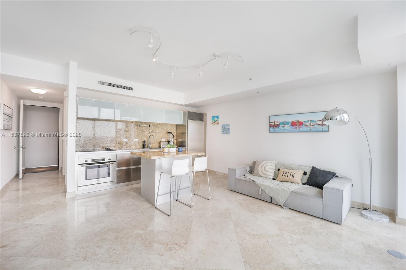 1040 Biscayne Blvd #1805, Miami FL 33132