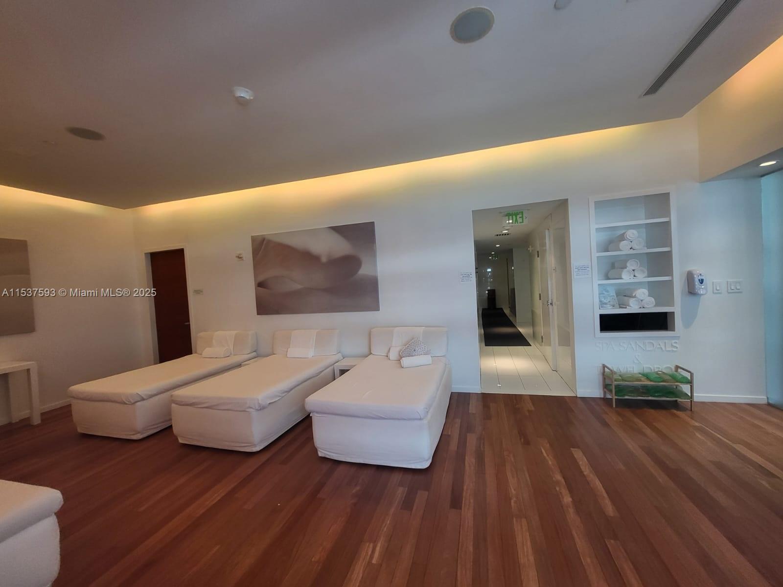1040 Biscayne Blvd #1805, Miami FL 33132