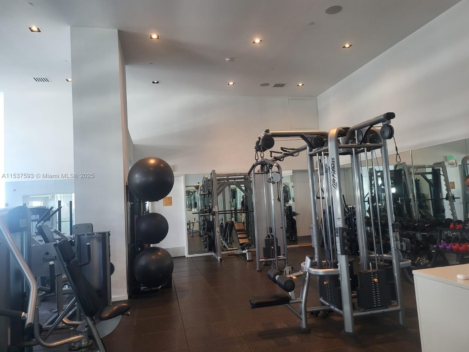 1040 Biscayne Blvd #1805, Miami FL 33132