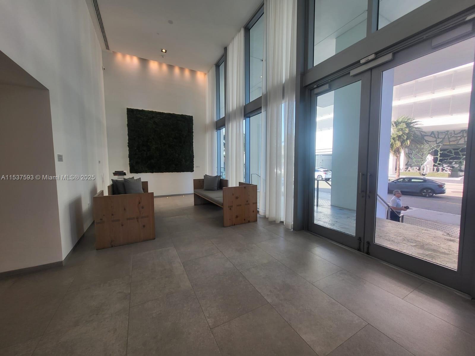 1040 Biscayne Blvd #1805, Miami FL 33132