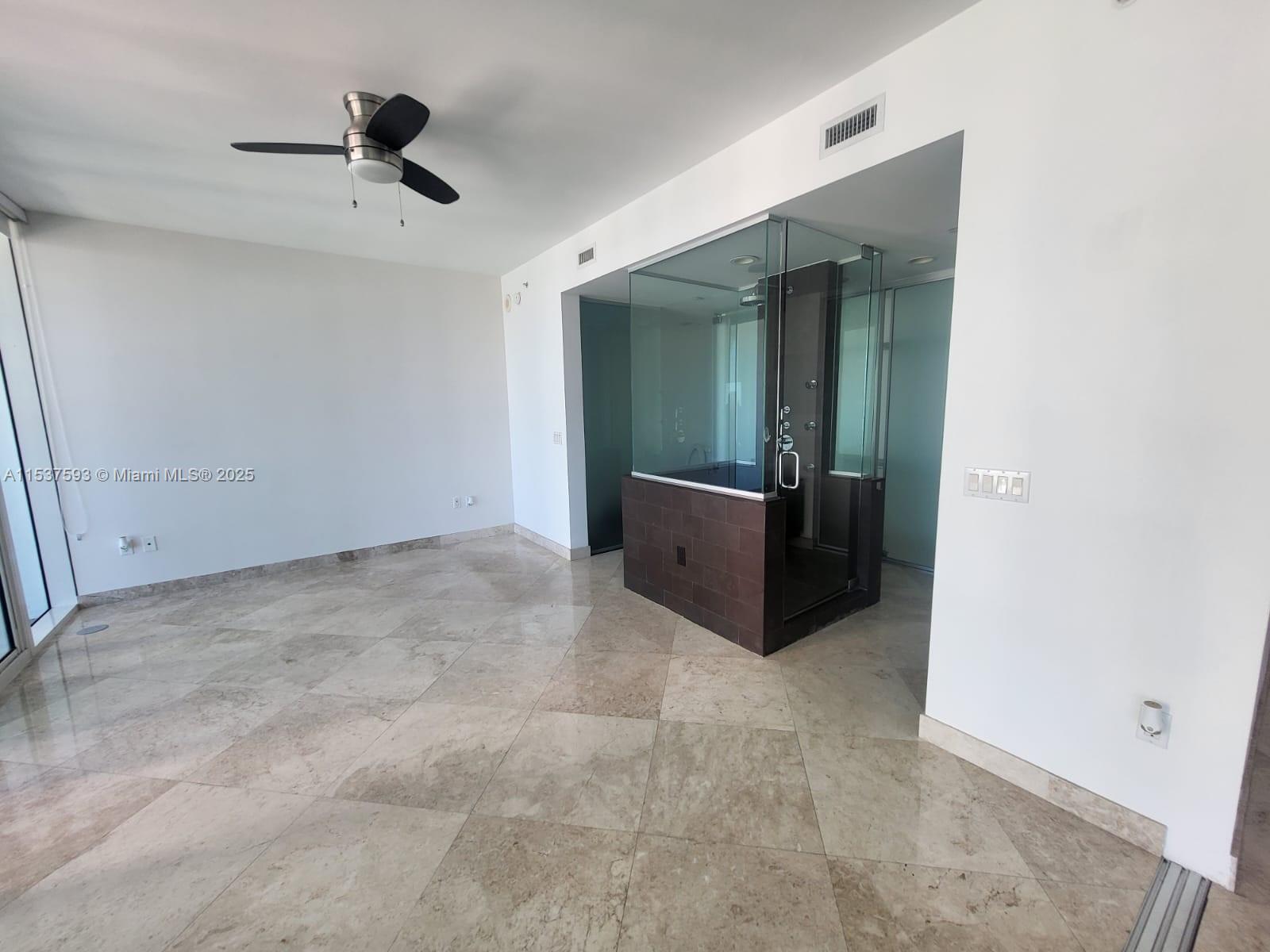 1040 Biscayne Blvd #1805, Miami FL 33132