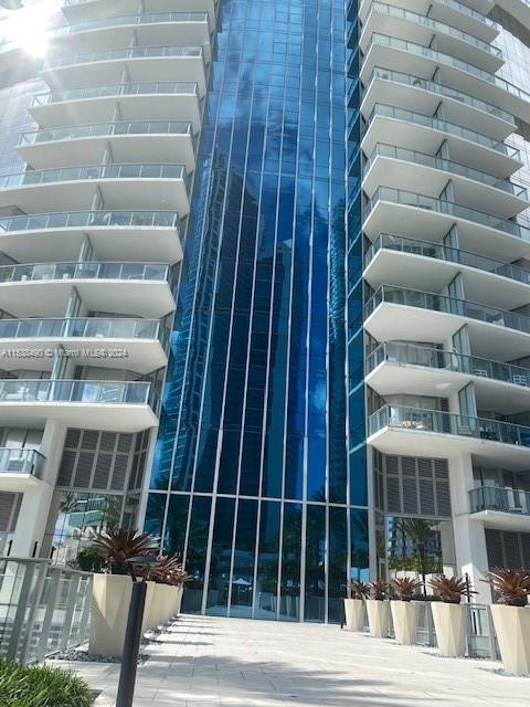 851 NE 1st Ave #1500, Miami FL 33132
