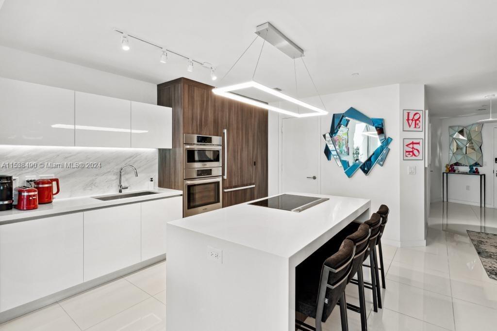 851 NE 1st Ave #1500, Miami FL 33132
