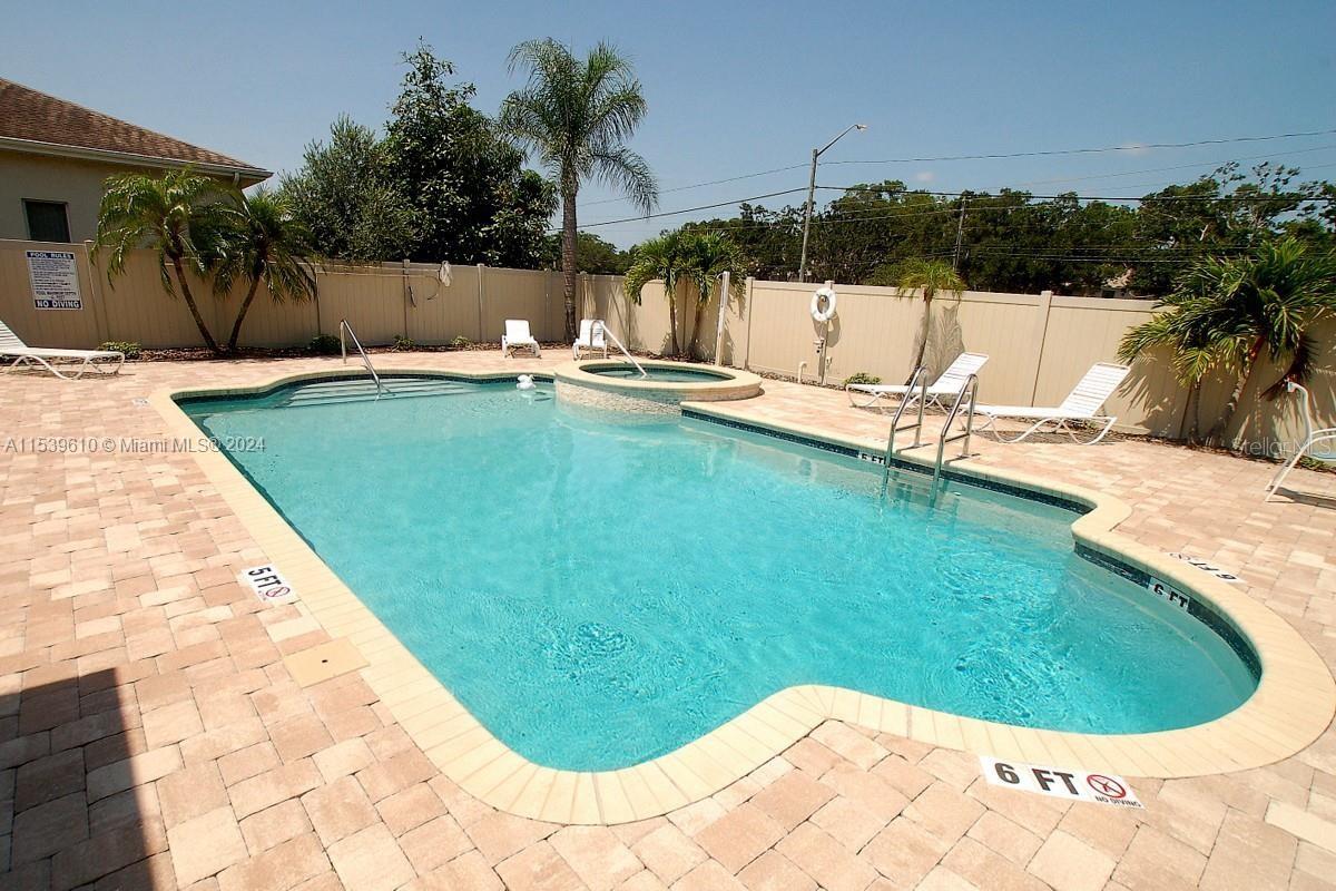 2784 Alexander  Drive, Clearwater, Florida image 14