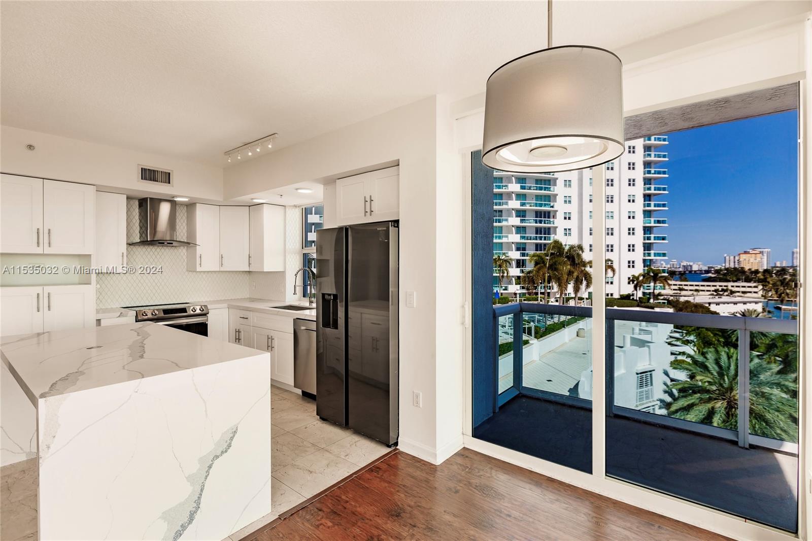 7900 Harbor Island Dr #725, North Bay Village FL 33141