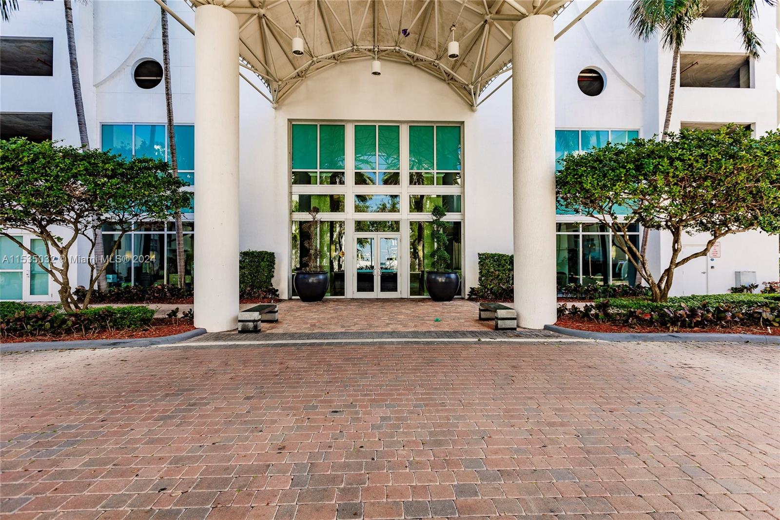 7900 Harbor Island Dr #725, North Bay Village FL 33141