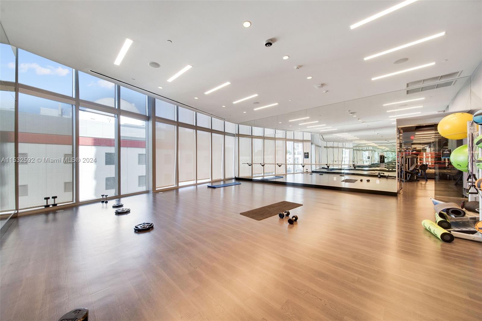 851 NE 1st Ave #1700, Miami FL 33132