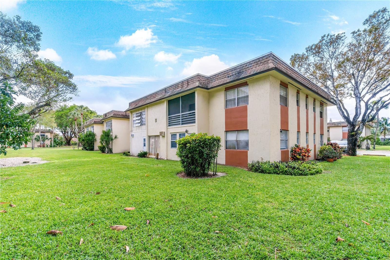 5535 N Lakewood Cir N #323, Margate, Florida image 20