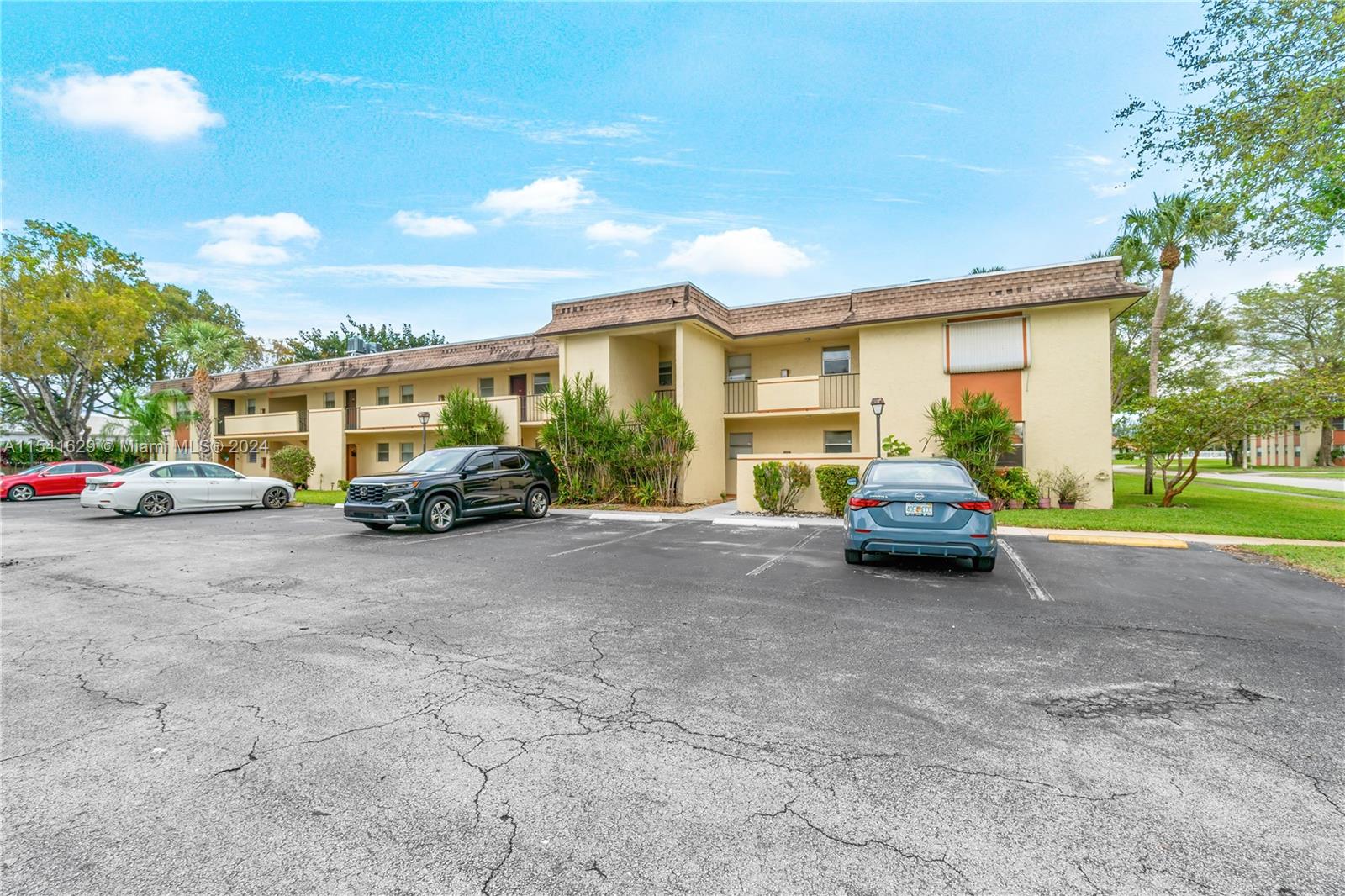 5535 N Lakewood Cir N #323, Margate, Florida image 21