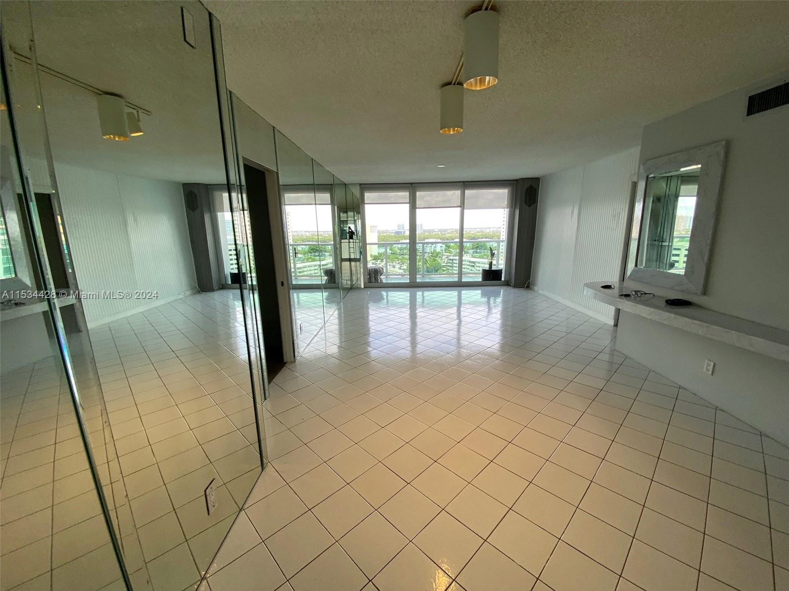 100 Bayview Dr #1503, Sunny Isles Beach, Florida image 16