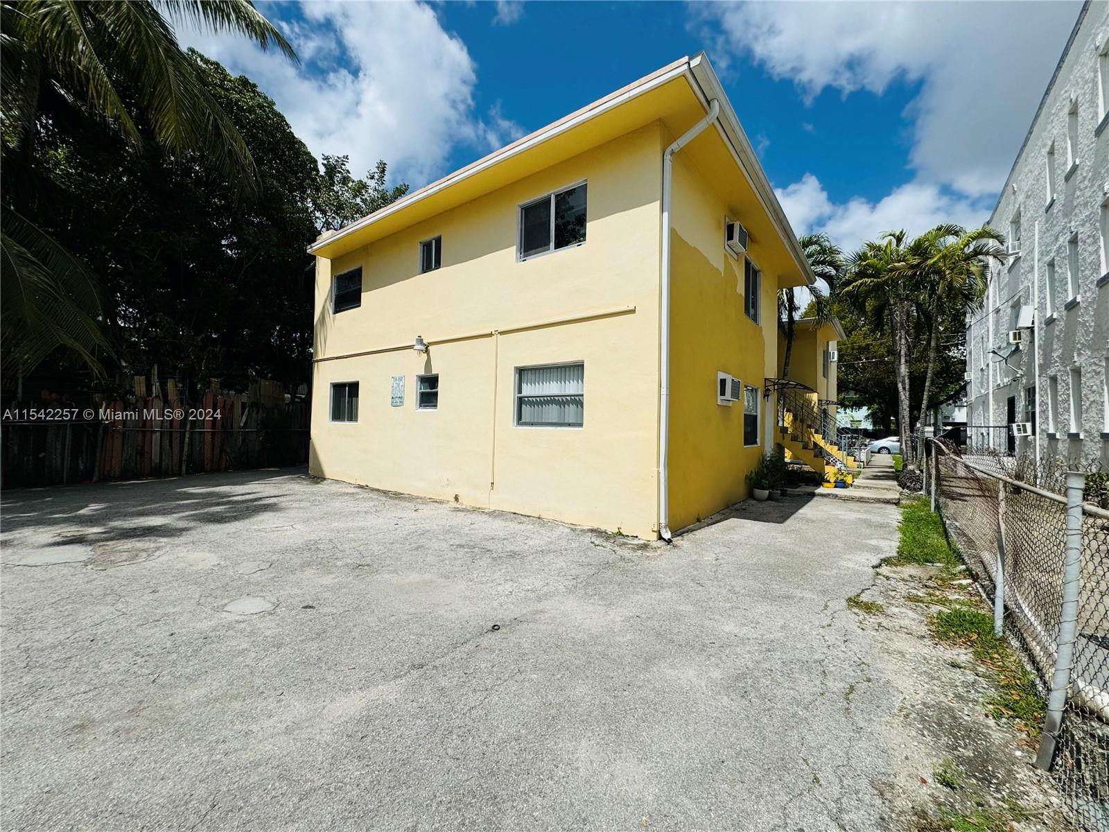 634 SW 2nd St, Miami, Florida image 7