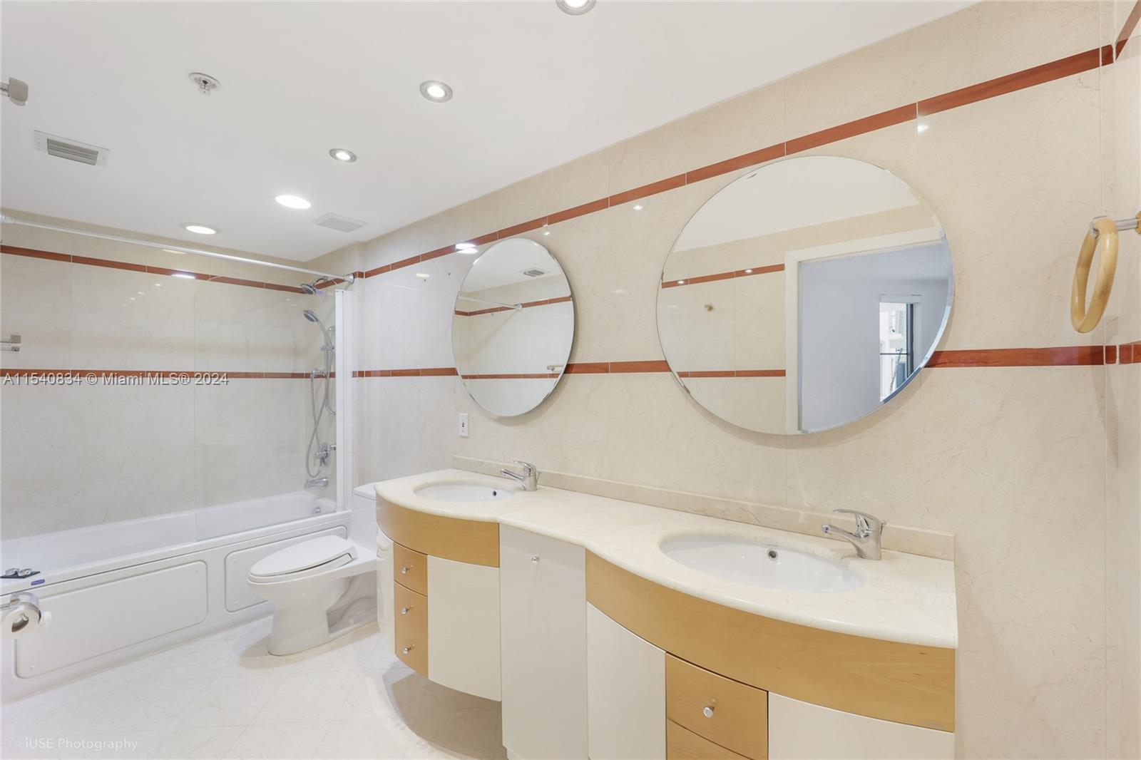110 Washington Ave #1414, Miami Beach FL 33139