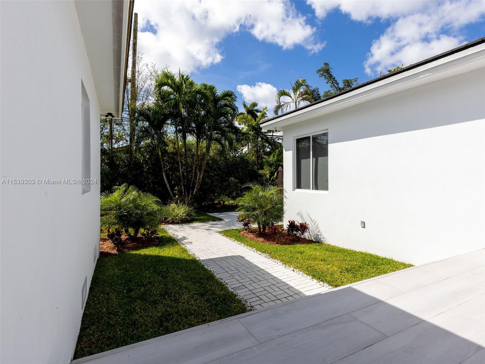 380 Morningside Dr, Miami Springs, Florida image 24