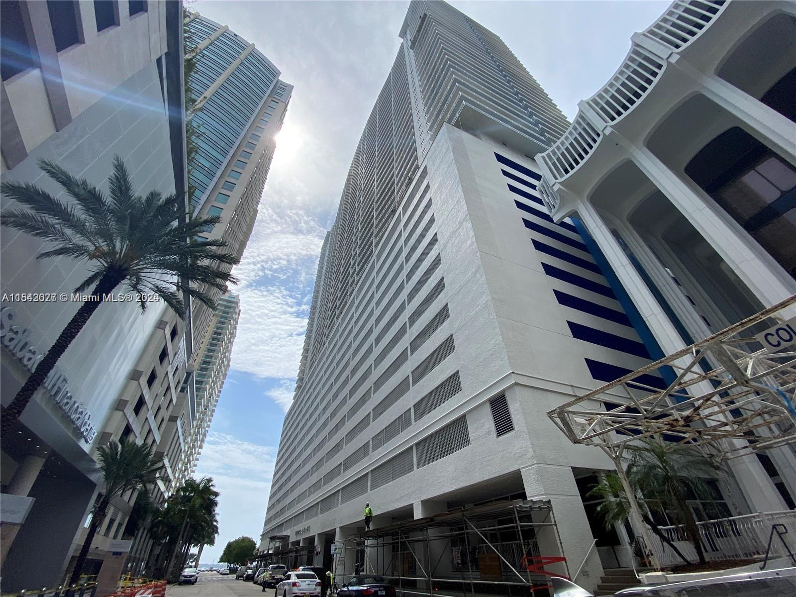 Condo for Sale in Miami, FL