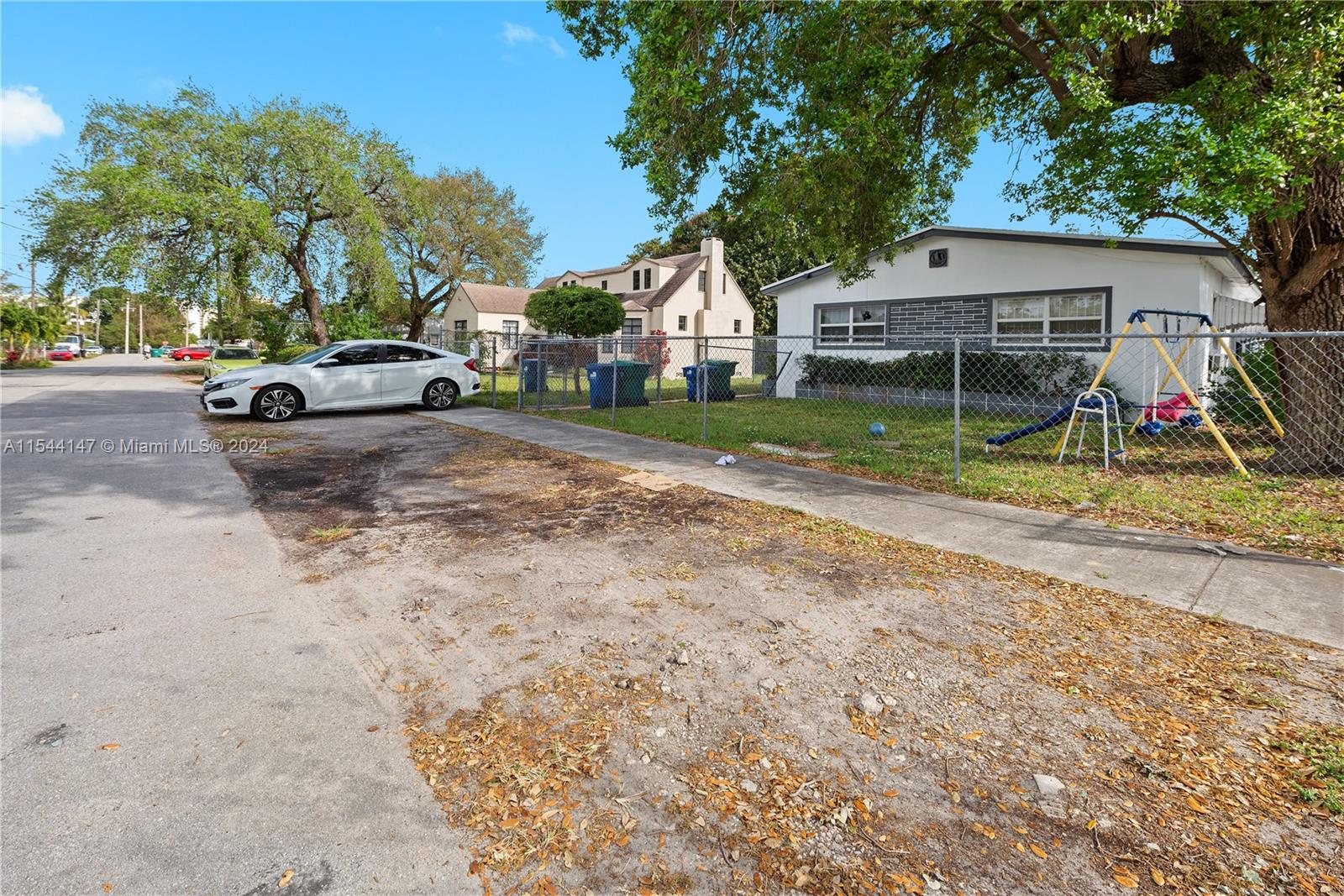 1226 NE 112th St, Miami, Florida image 10