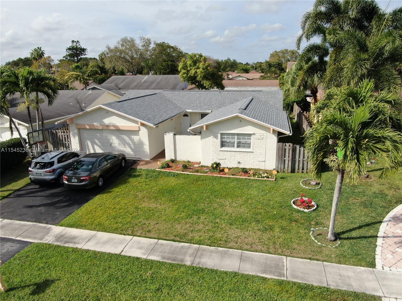 9351 NW 35th Pl, Sunrise, Florida image 1