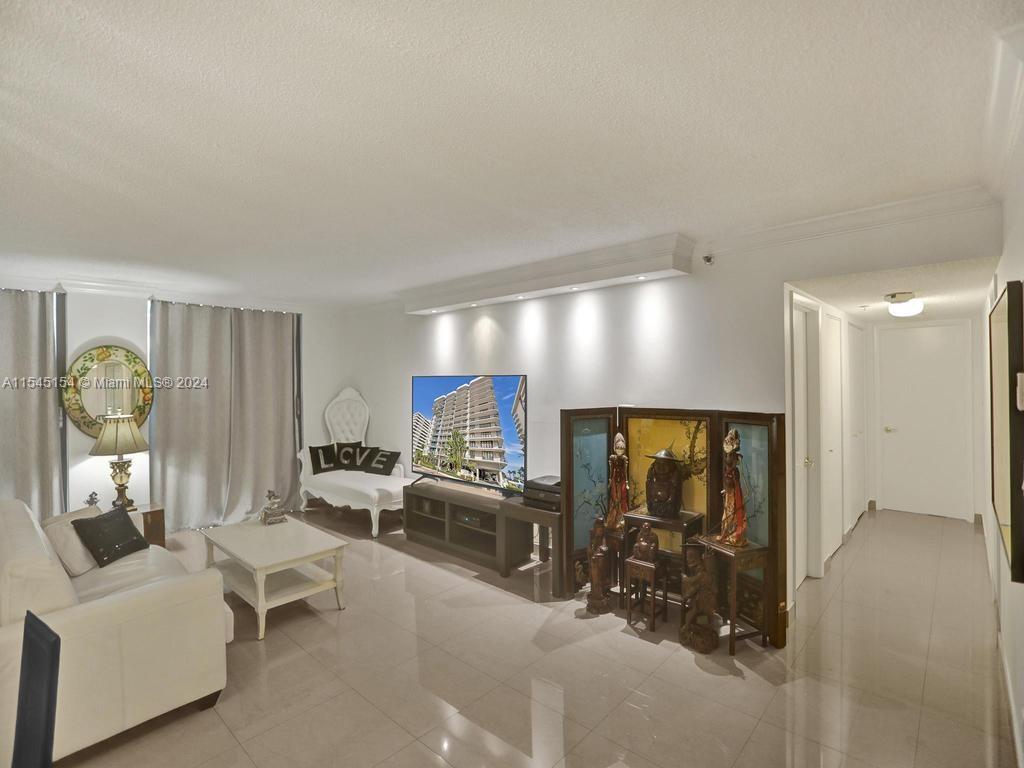 8877 Collins Ave #304, Surfside FL 33154