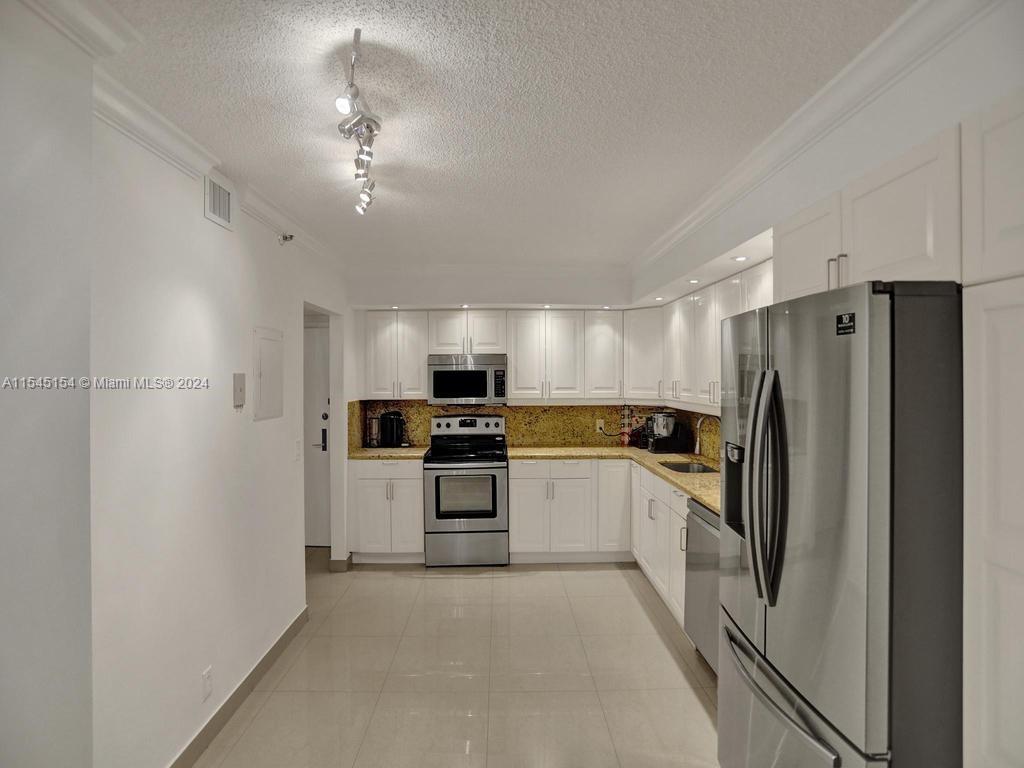 8877 Collins Ave #304, Surfside FL 33154