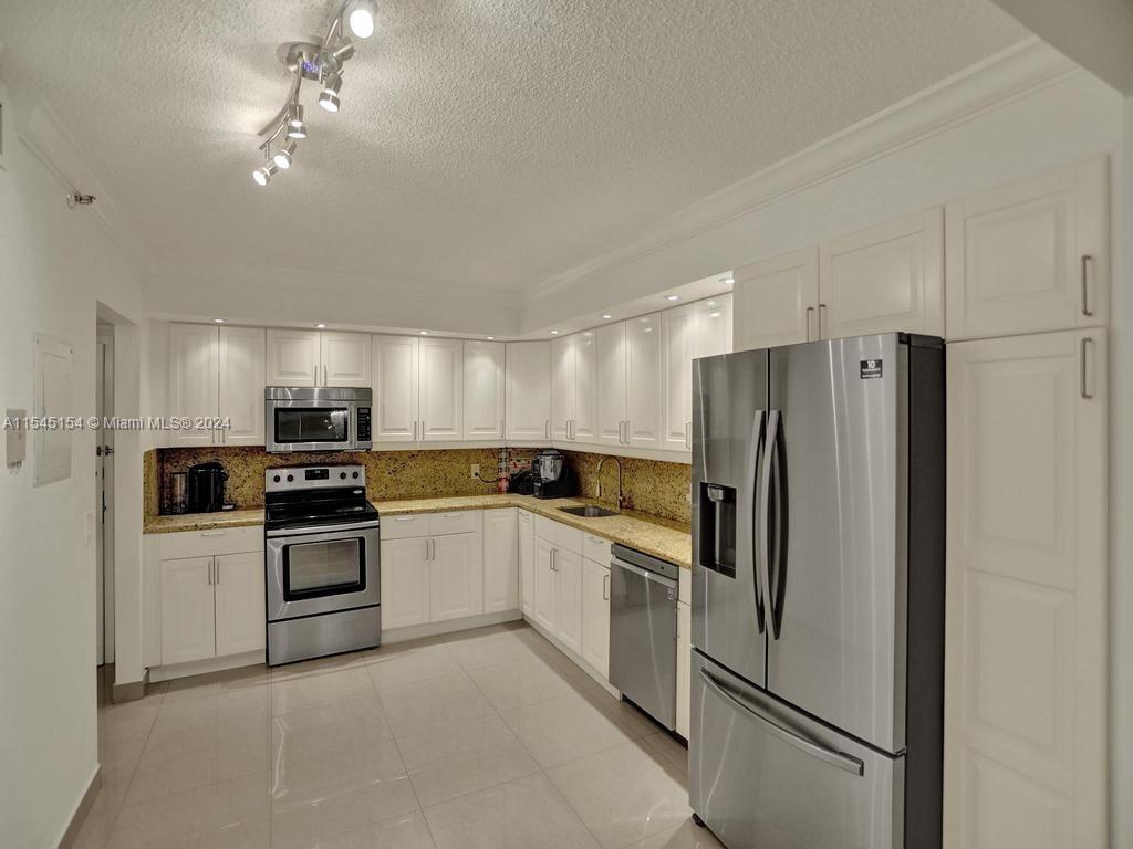 8877 Collins Ave #304, Surfside FL 33154