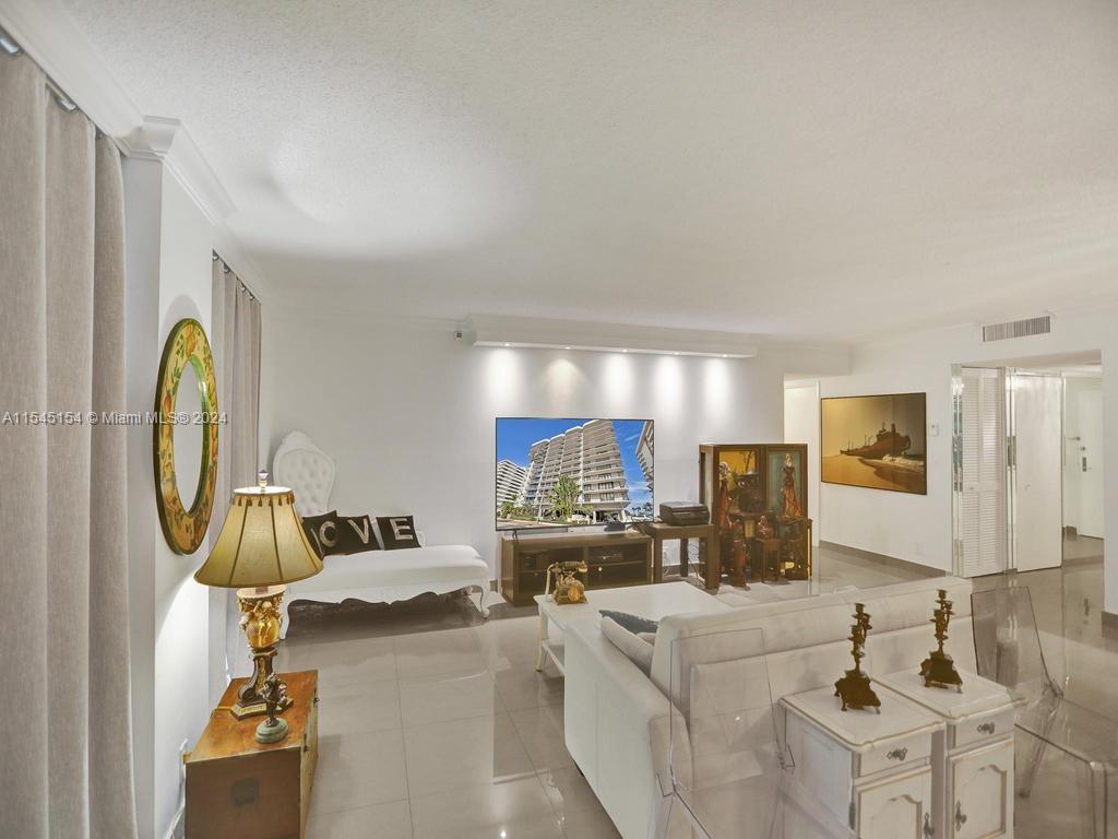 8877 Collins Ave #304, Surfside FL 33154
