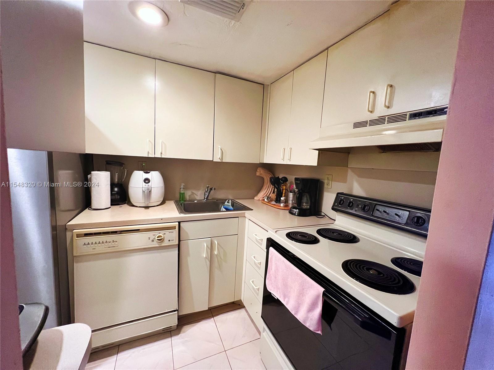 2899 Collins Ave #405, Miami Beach, Florida image 4