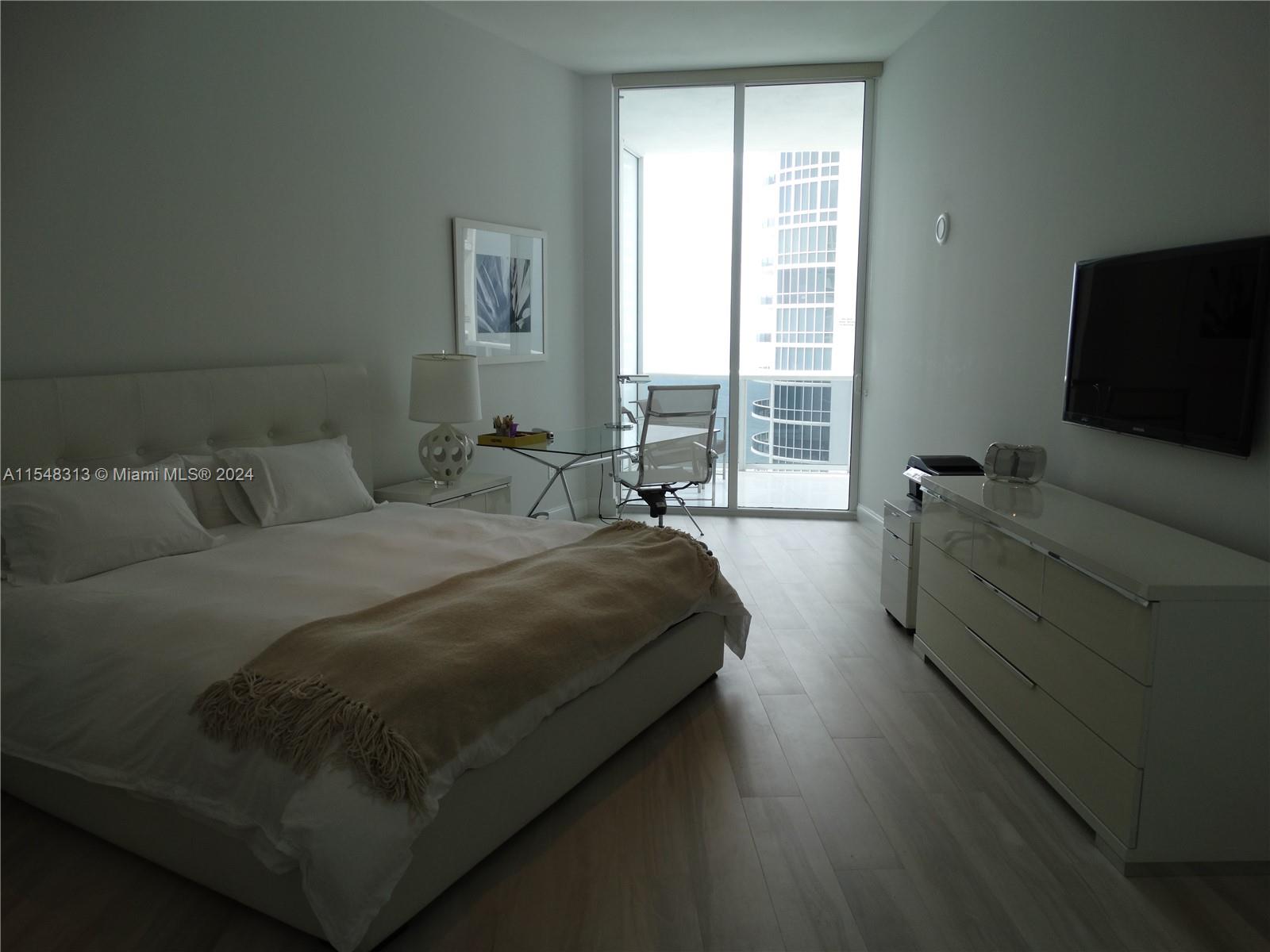 15901 Collins Ave #3907, Sunny Isles Beach FL 33160