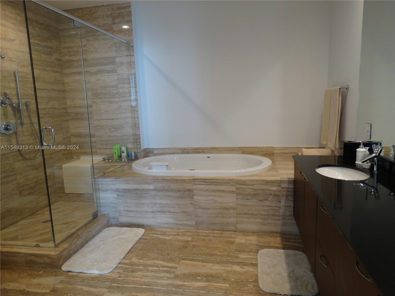 15901 Collins Ave #3907, Sunny Isles Beach FL 33160