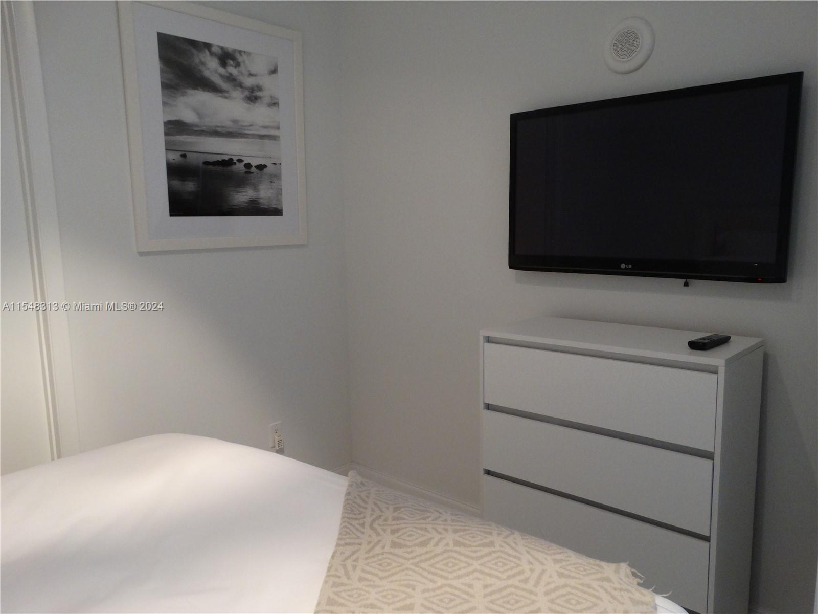 15901 Collins Ave #3907, Sunny Isles Beach FL 33160