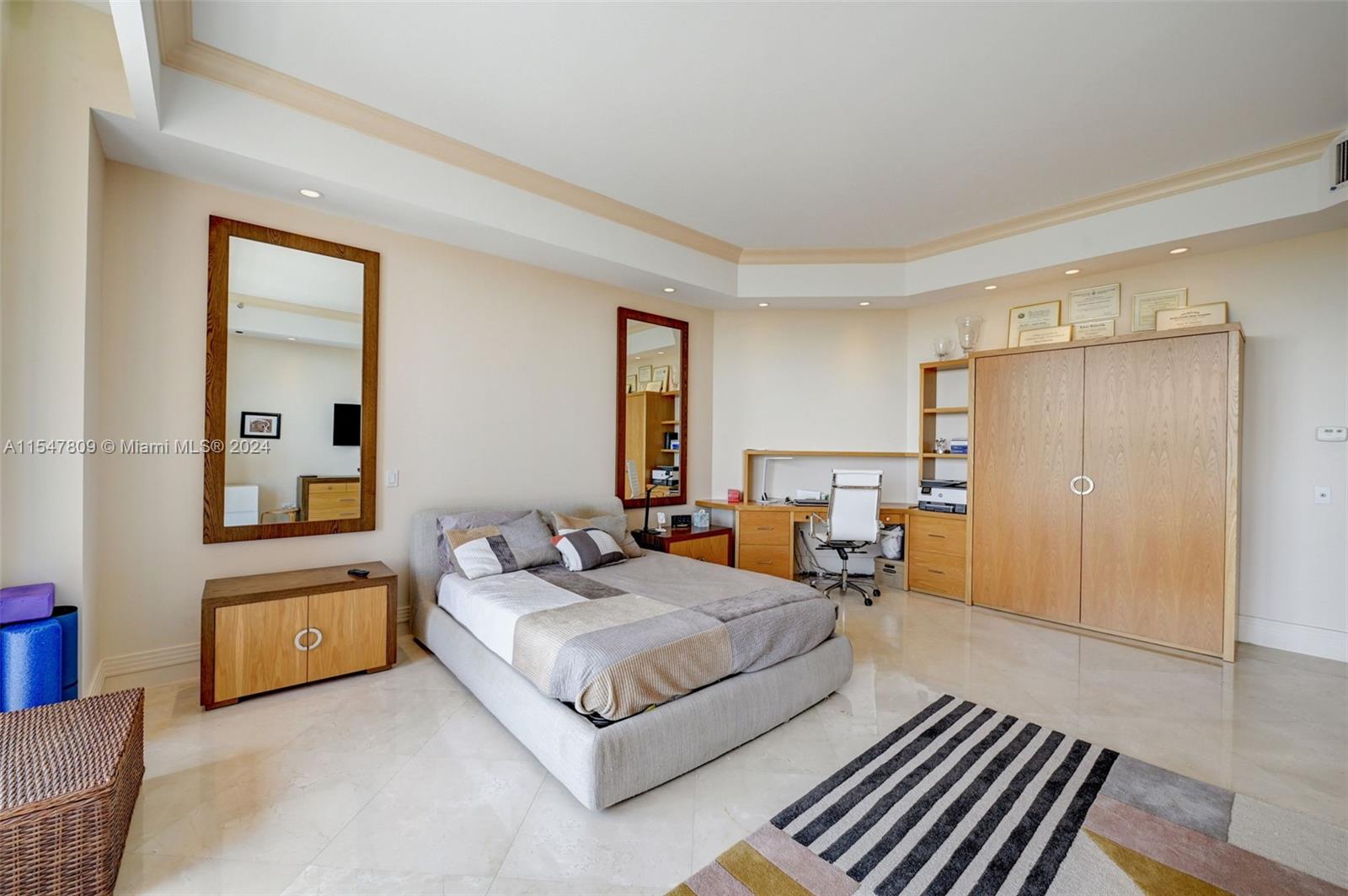 60 Edgewater Dr #PH3-C, Coral Gables FL 33133