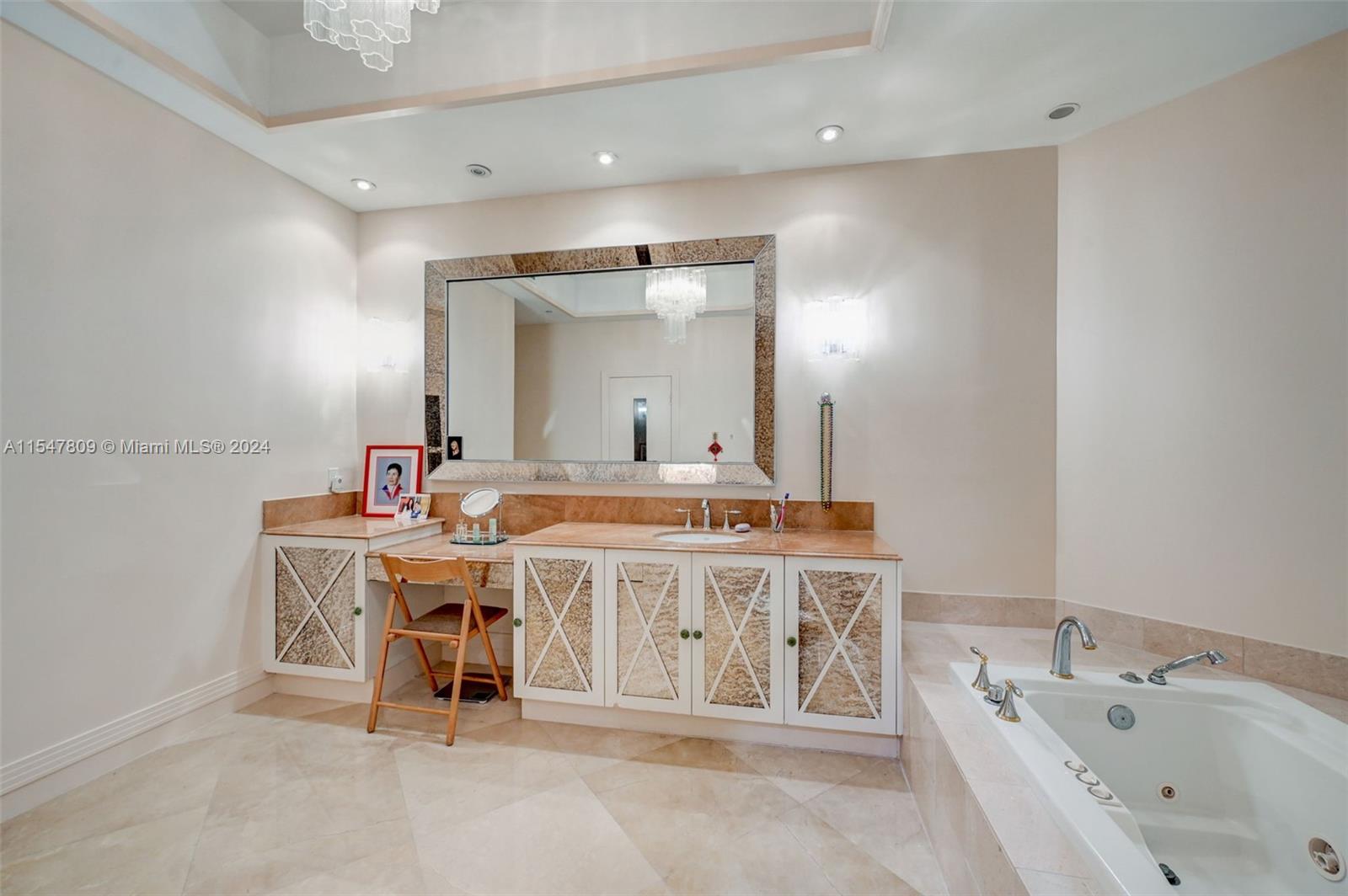 60 Edgewater Dr #PH3-C, Coral Gables FL 33133