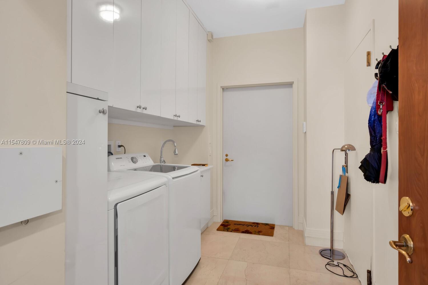 60 Edgewater Dr #PH3-C, Coral Gables FL 33133
