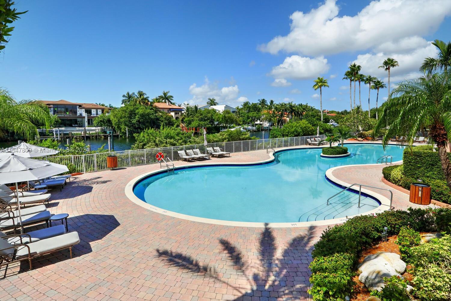 60 Edgewater Dr #PH3-C, Coral Gables FL 33133
