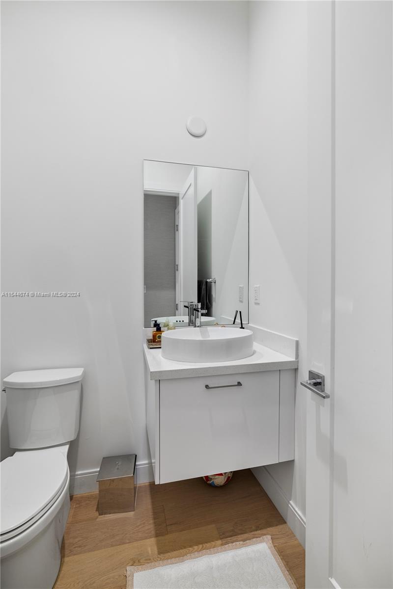 Listing Photo 12