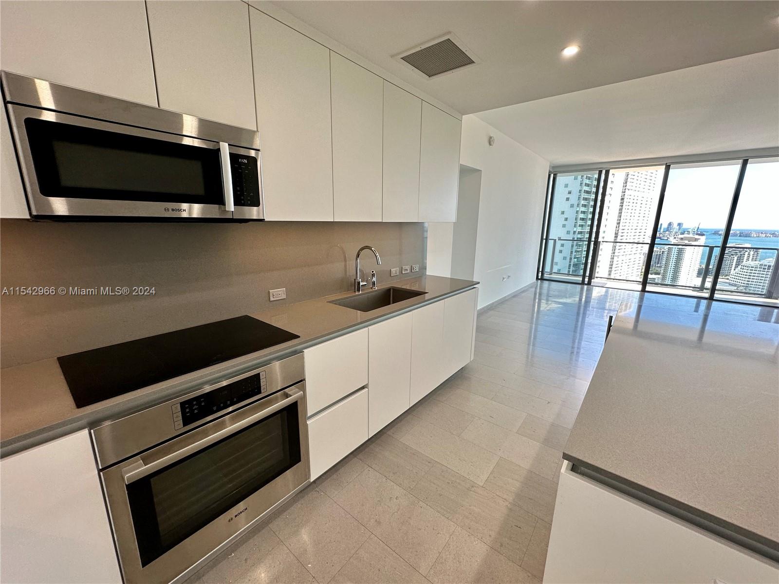 68 SE 6th St #2707, Miami, Florida image 10