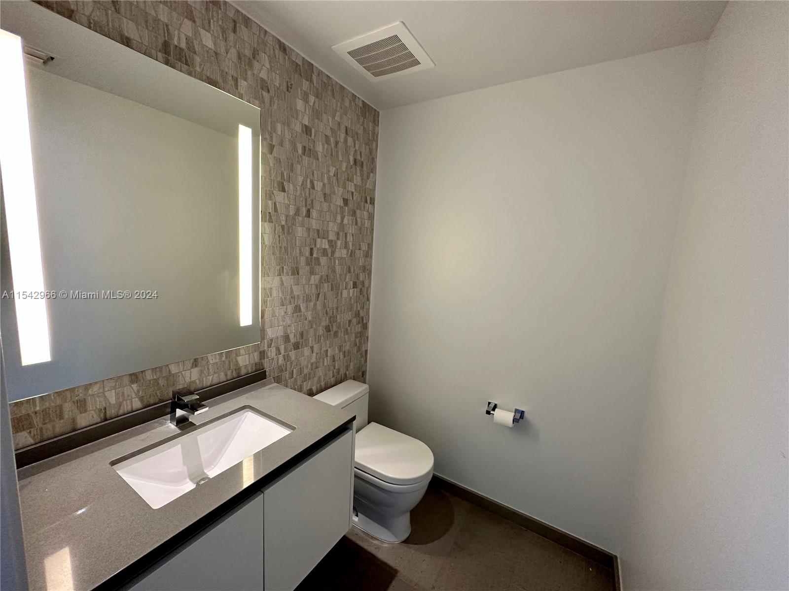 68 SE 6th St #2707, Miami, Florida image 15