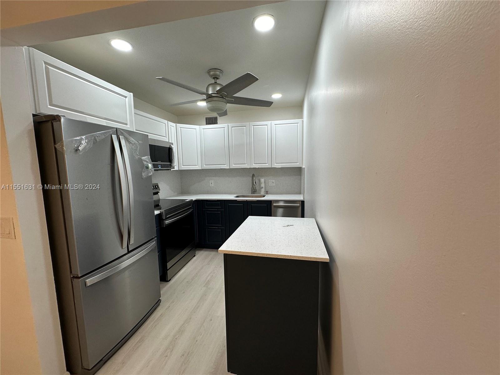 850 SW 133rd Ter #405B, Pembroke Pines, Florida image 3