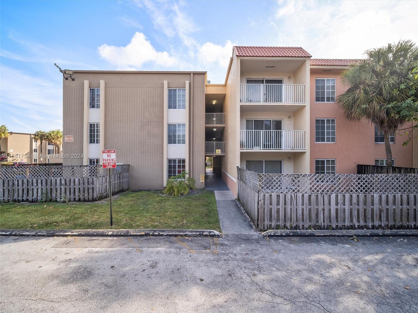 5201 Geneva Way #110, Doral, Florida image 30