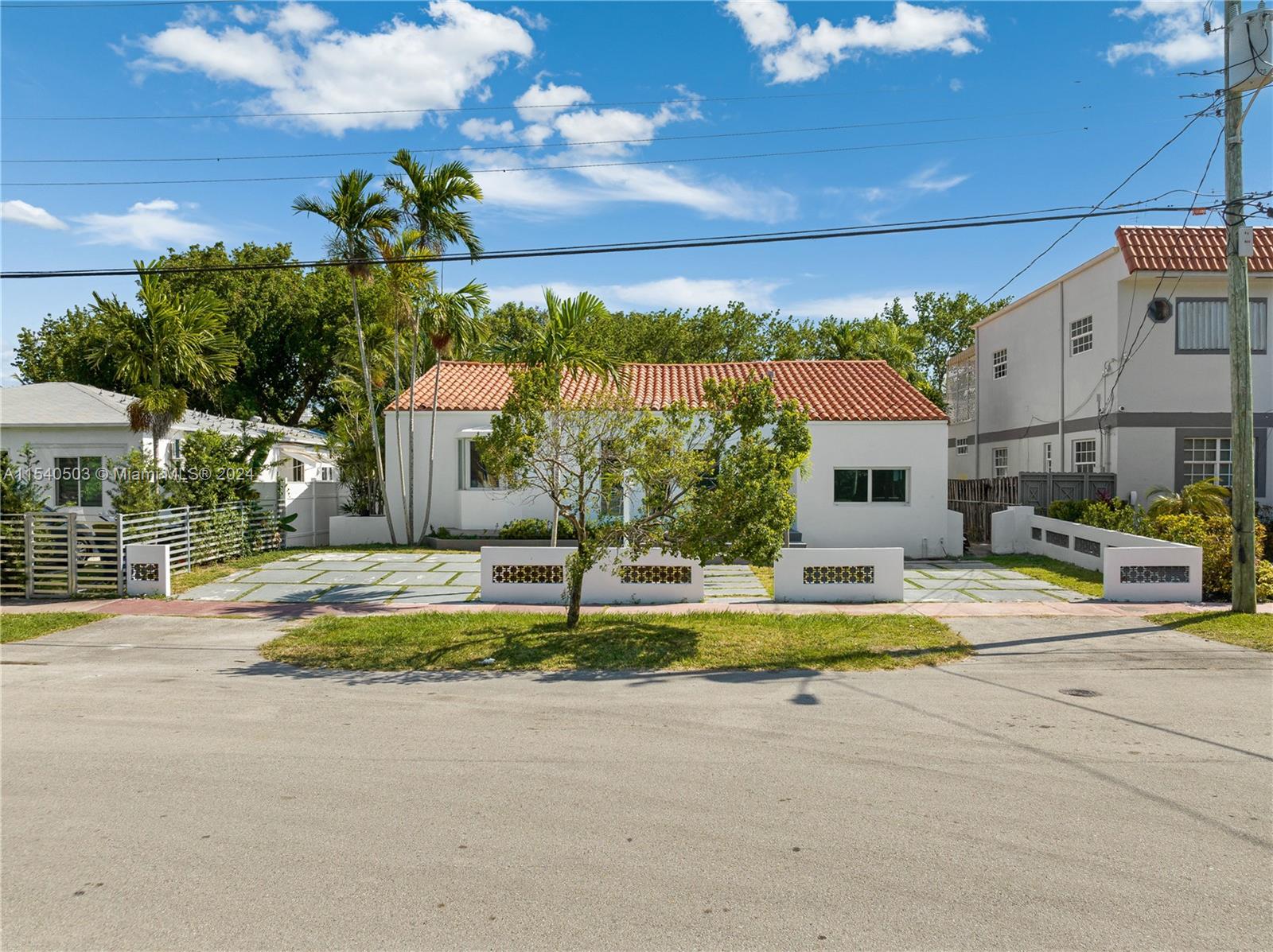 890 W 43rd Ct, Miami Beach, Florida image 1