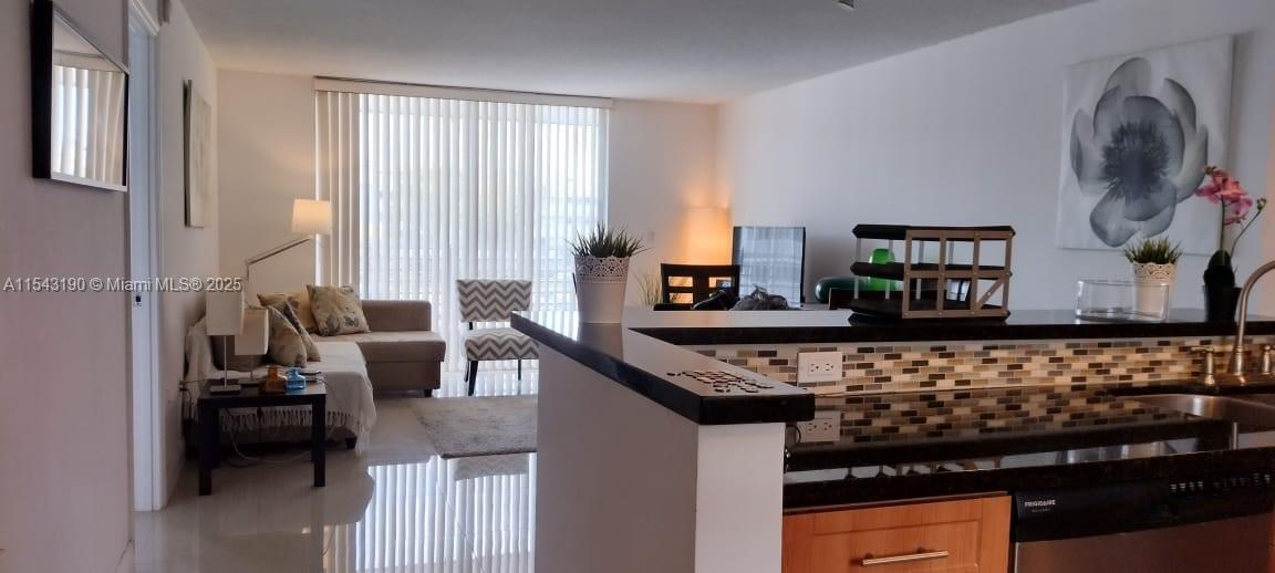 Residential, North Miami Beach, Florida image 7