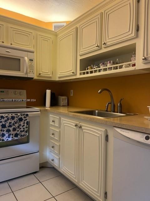 2871 Somerset Dr #218, Lauderdale Lakes, Florida image 5