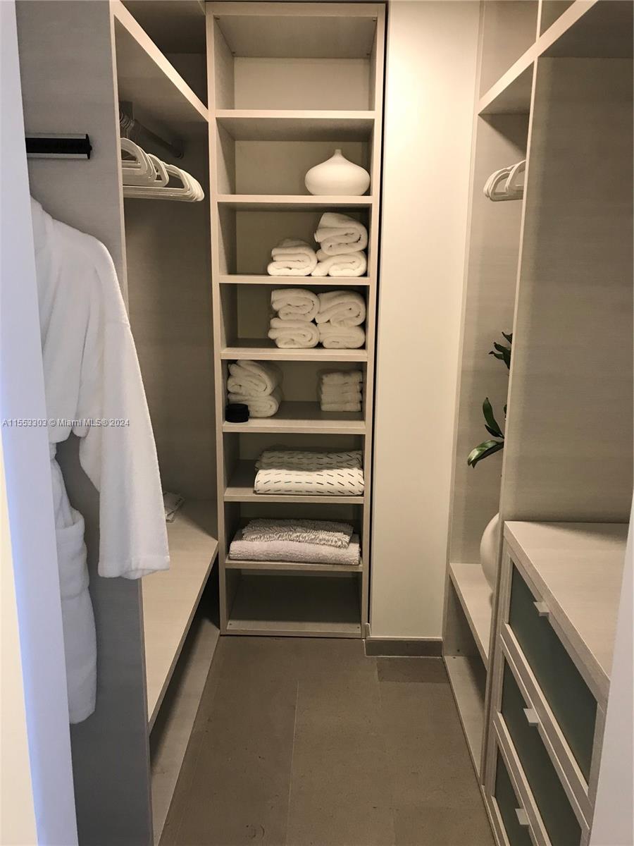 88 SW 7th St #3509, Miami FL 33130