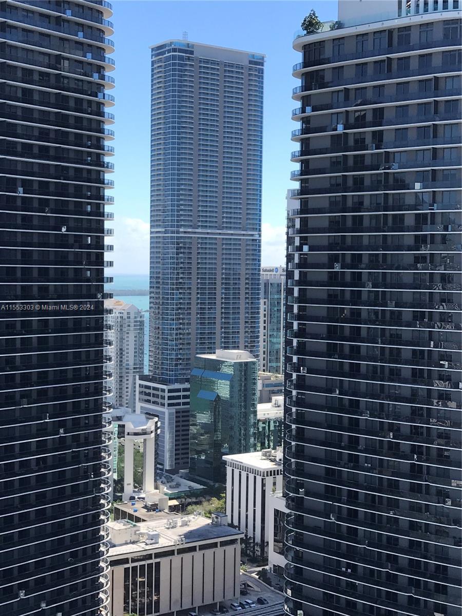88 SW 7th St #3509, Miami FL 33130
