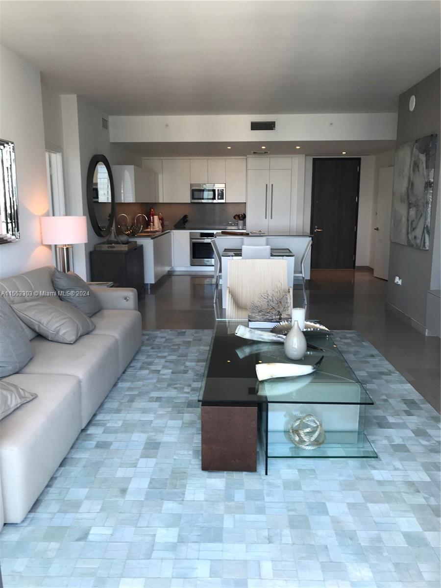 88 SW 7th St #3509, Miami FL 33130