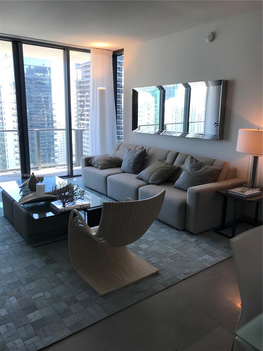 88 SW 7th St #3509, Miami FL 33130