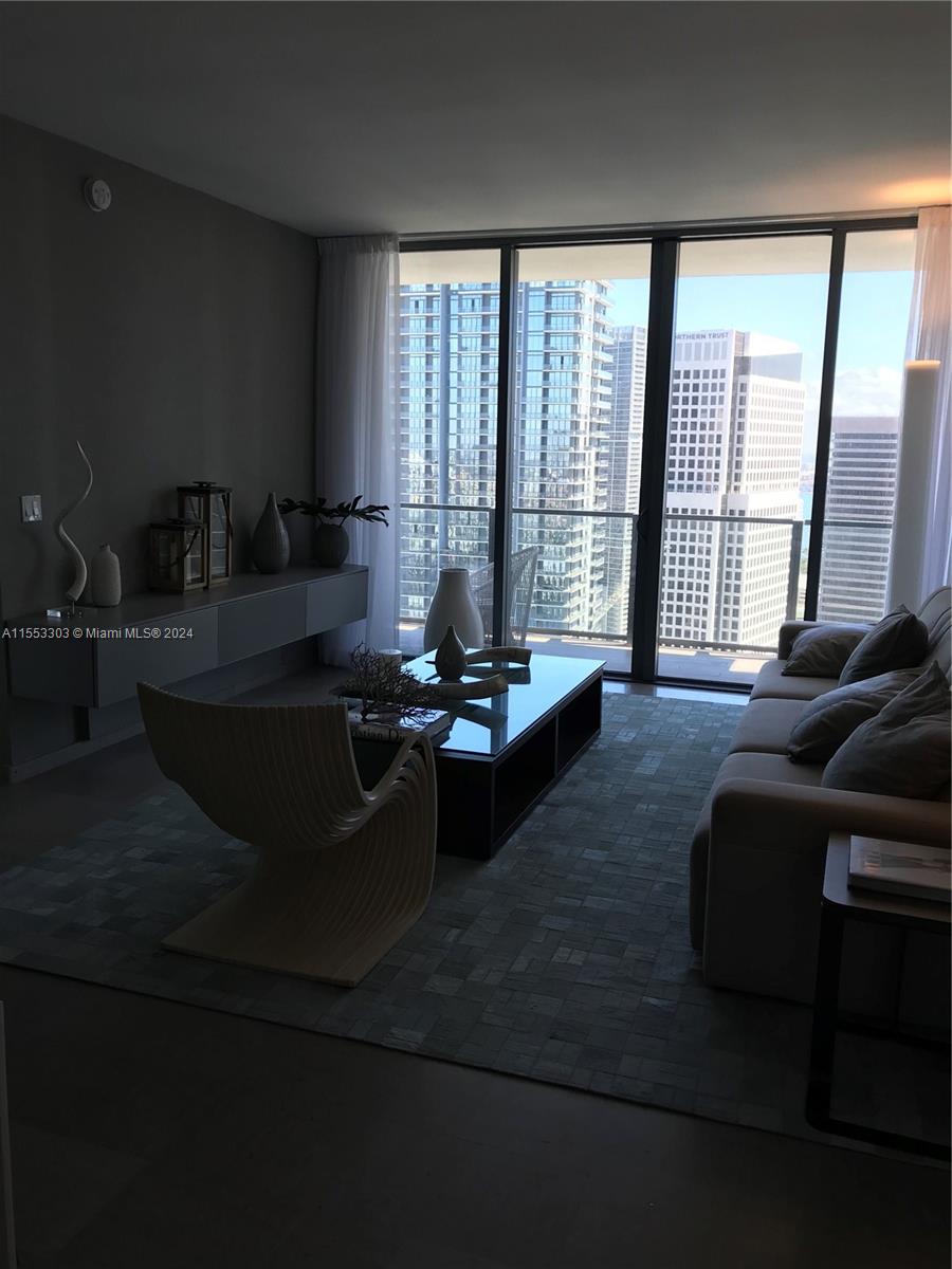 88 SW 7th St #3509, Miami FL 33130