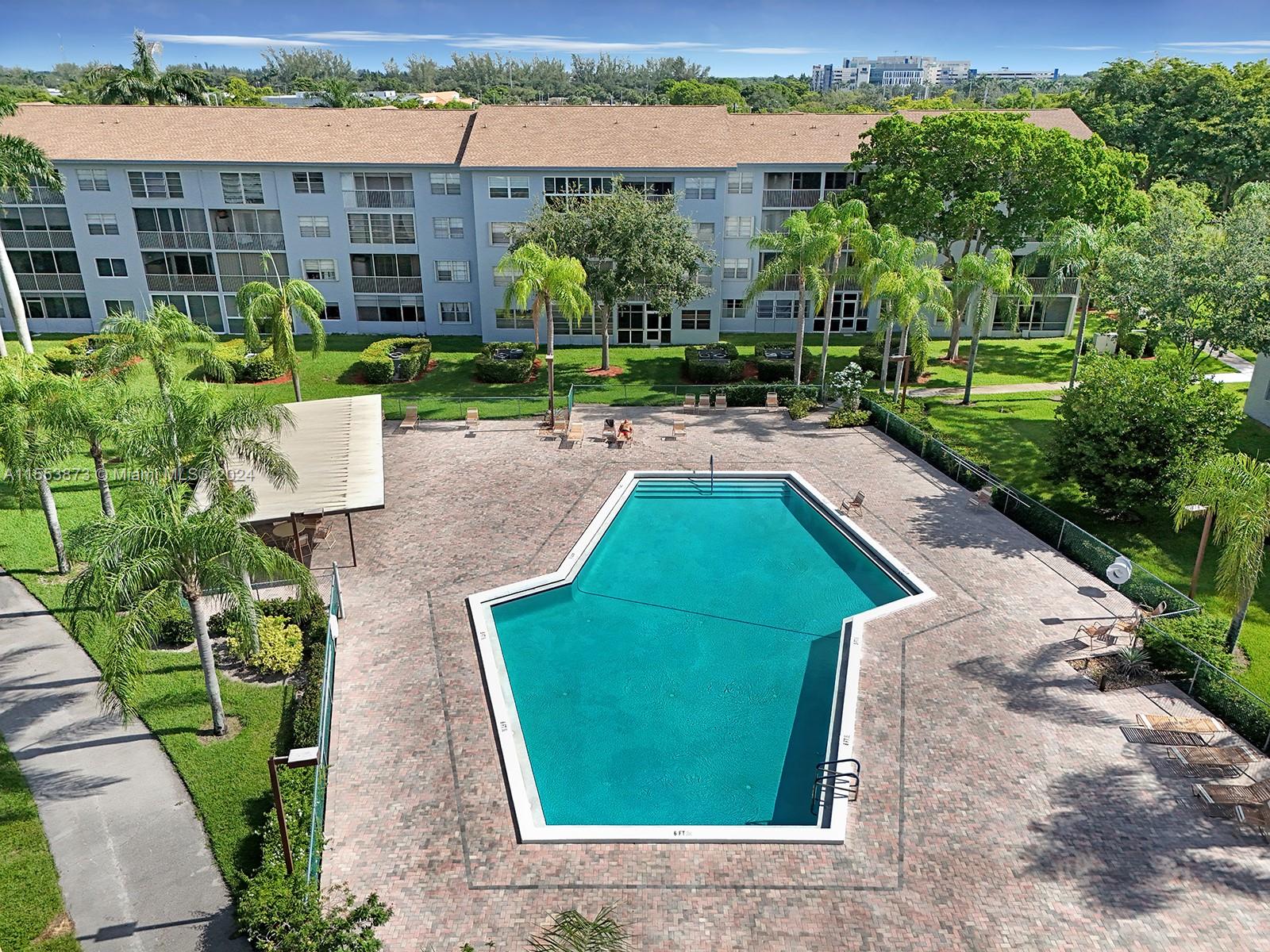 900 SW 125th Way #304R, Pembroke Pines, Florida image 21