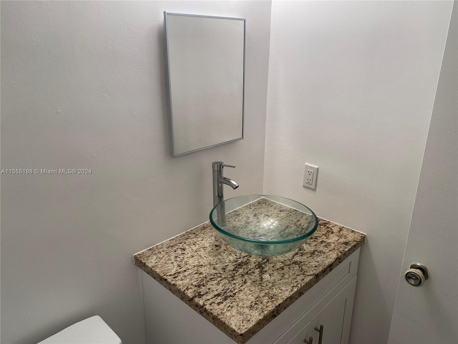 Listing Photo 10