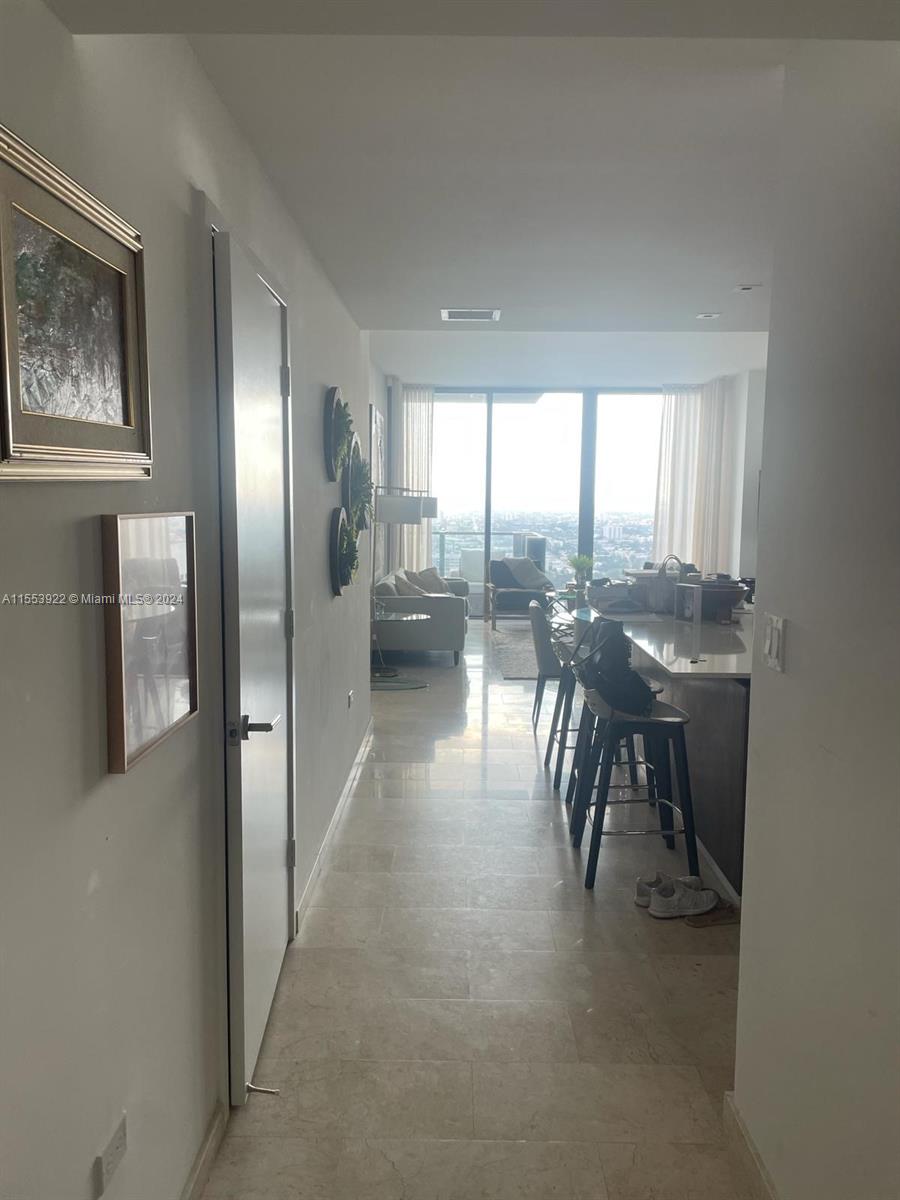 88 SW 7th St #3006, Miami, Florida image 2