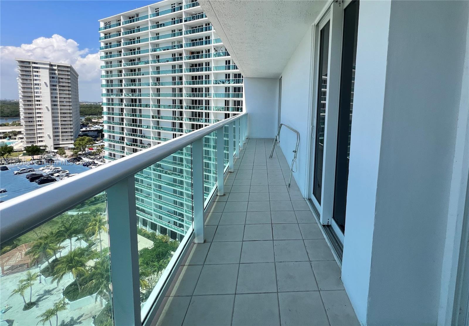 100 Bayview Dr #1418, Sunny Isles Beach, Florida image 28